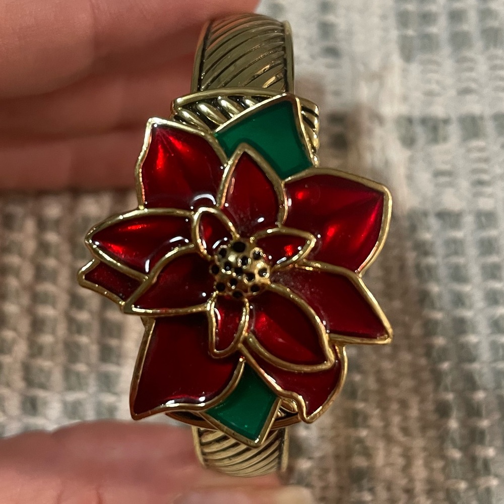 Poinsettia bracelet Watch